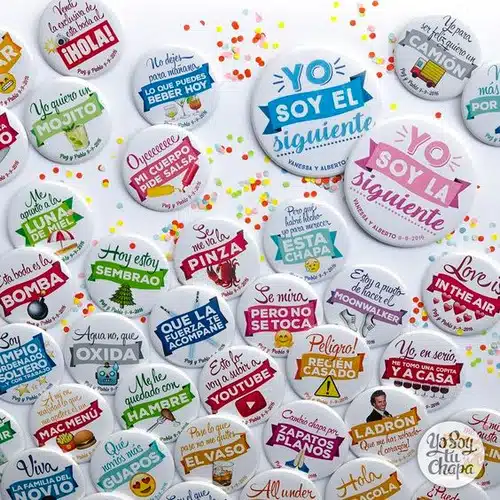 Pin Botón Personalizado 38 Mm Con Prendedor Pack 40 Unidades - Imagen 3