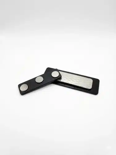Pin Identificador Credencial Personalizada C/laser, Con Imán Dorado - Imagen 3
