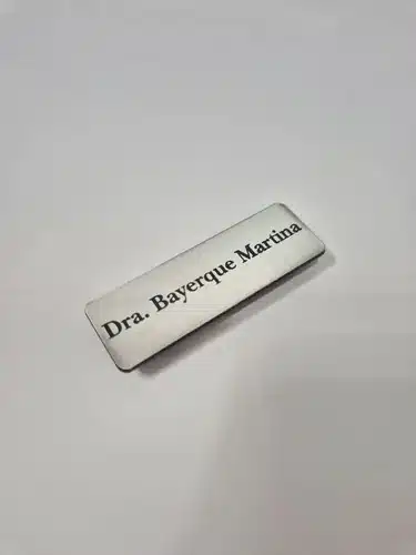 Pin Identificador Credencial Personalizada C/laser, Con Imán Dorado - Imagen 9