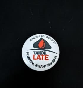 Pin Con Iman Pers. 38 Mm, Publicidad, Pack Por 50 Unidades