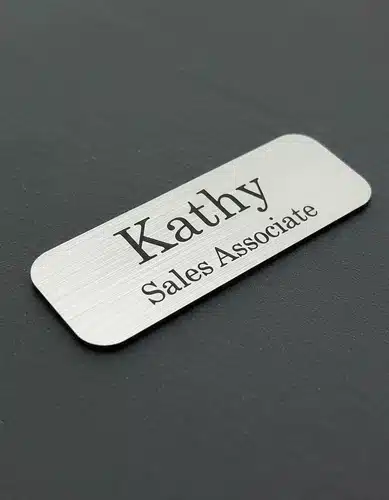 Pin Identificador Credencial Personalizada C/laser, Con Imán Dorado - Imagen 7